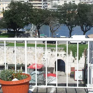 Old Town Ii Apartment
